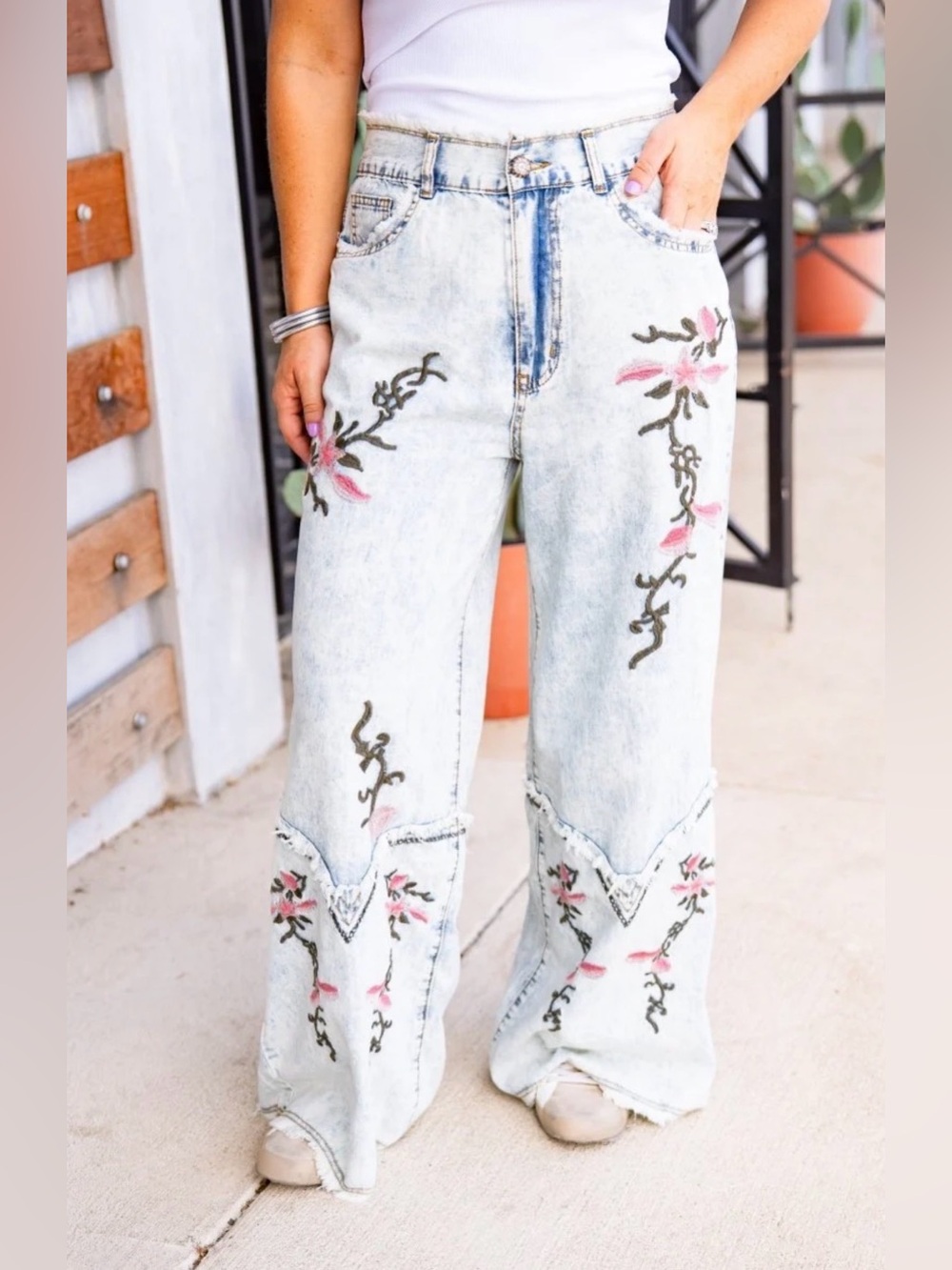 POL Run Jenny Run Wide Leg Acid Wash Embroidered Jeans - Medium